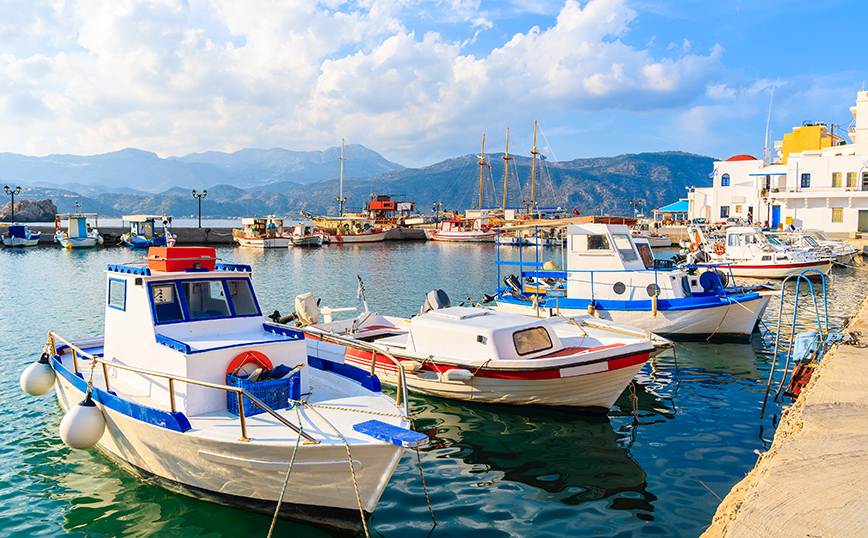 Ψαρόβαρκες στα Πηγάδια στην Κάρπαθο Ψαρόβαρκες στα Πηγάδια στην Κάρπαθο