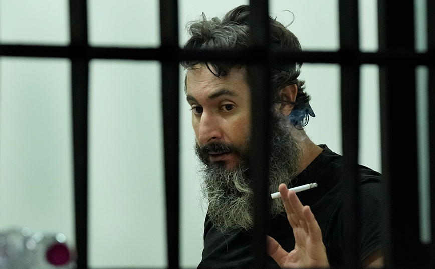 Λίβανος: Ελεύθερος ο ένοπλος που κρατούσε ομήρους σε τράπεζα – Τον θεωρούν ήρωα