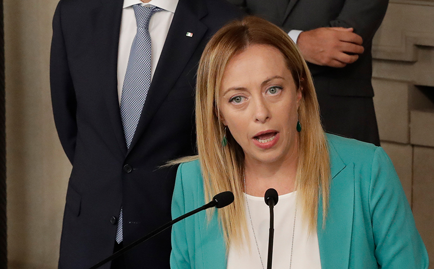 Μελόνι: Ντρέπομαι που μας συζητάνε επειδή συμπατριώτες μου δεν πλήρωσαν σε εστιατόριο της Αλβανίας