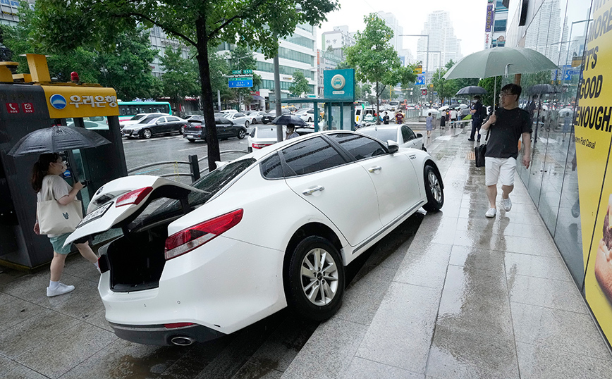 Βροχόπτωση ρεκόρ στη Σεούλ