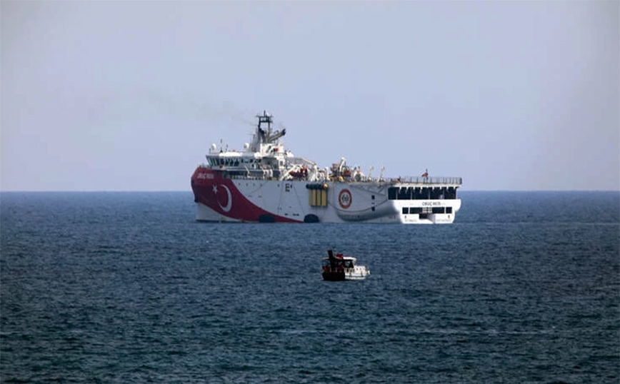 Στο λιμάνι Tasucu έχει επιστρέψει αυτή την ώρα το τουρκικό πλωτό γεωτρύπανο Abdulhamid Han