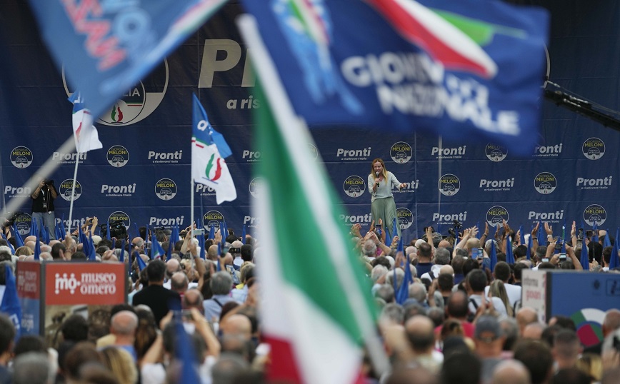 Ιταλία: Δημοσκόπηση δείχνει πρώτη την ακροδεξιά και άνοδο του Τζουζέπε Κόντε