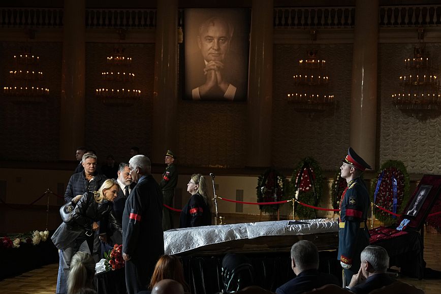 Μιχαήλ Γκορμπατσόφ: Το αντίο των Ρώσων στον τελευταίο ηγέτη της Σοβιετικής Ένωσης
