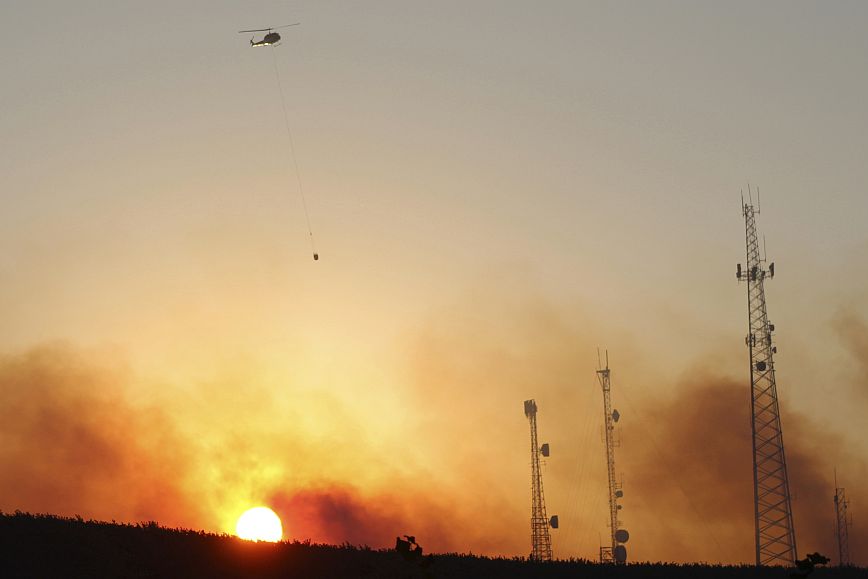 ΗΠΑ: Υπό έλεγχο η μεγάλη πυρκαγιά στην Καλιφόρνια &#8211; Σύμμαχος των πυροσβεστών η τροπική καταιγίδα Κέι