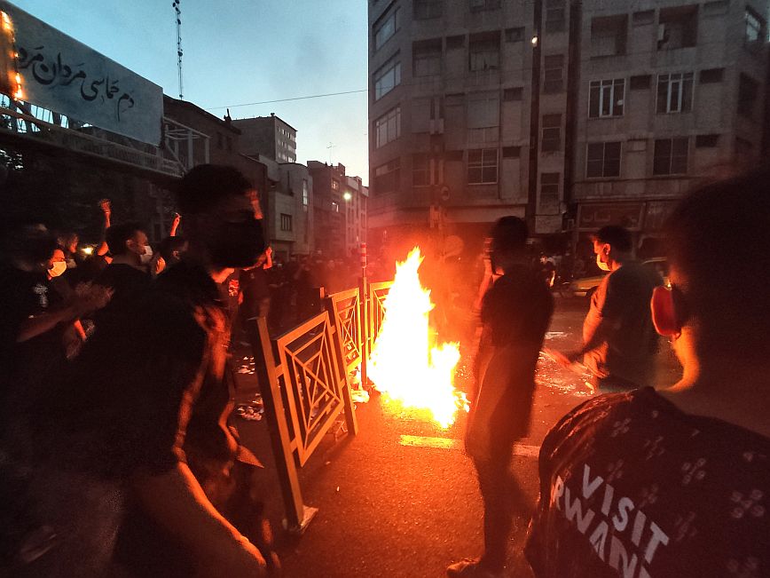 Ιράν: Συνεχίζεται η αιματοχυσία στις διαδηλώσεις για τον θάνατο της 22χρονη Μαχσά Αμινί