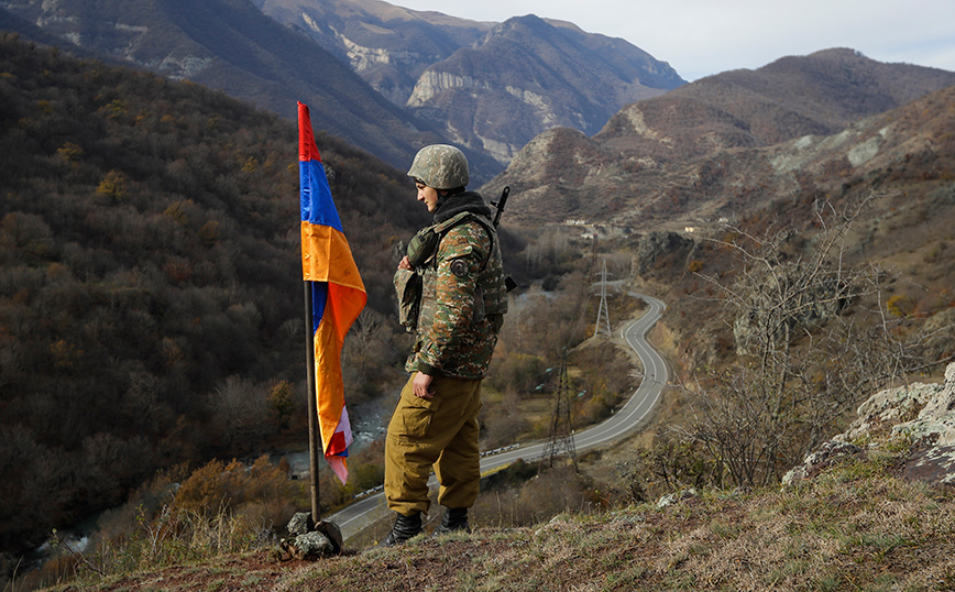 Ρωσία-Αρμενία-Αζερμπαϊτζάν: Συνομιλίες του Ρώσου υπουργού Άμυνας με τον Αρμένιο ομόλογό του