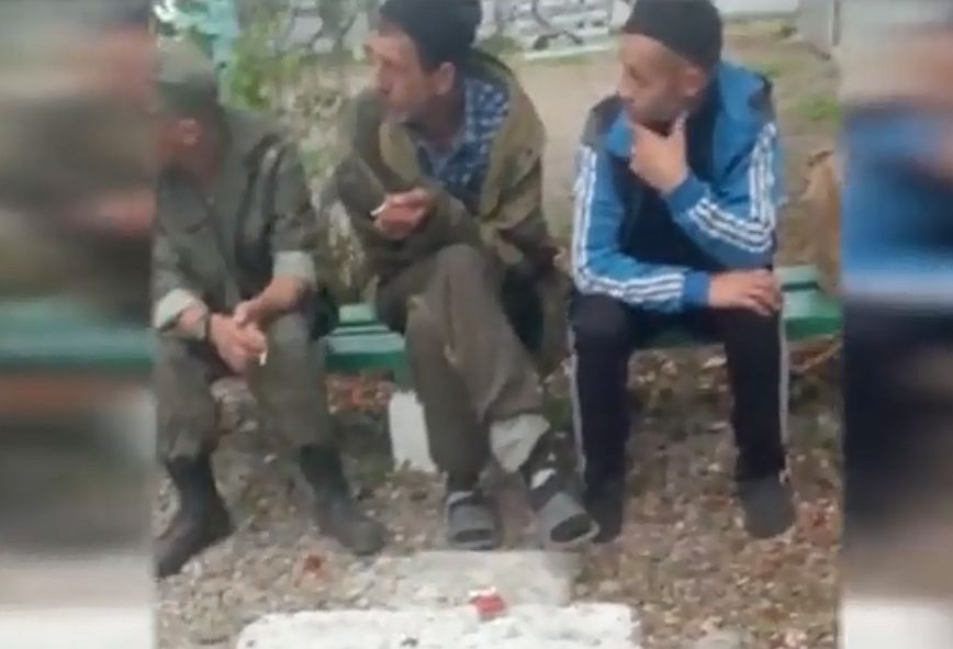 Ουκρανία: Xλευάζει την μερική επιστράτευση στη Ρωσία με βίντεο