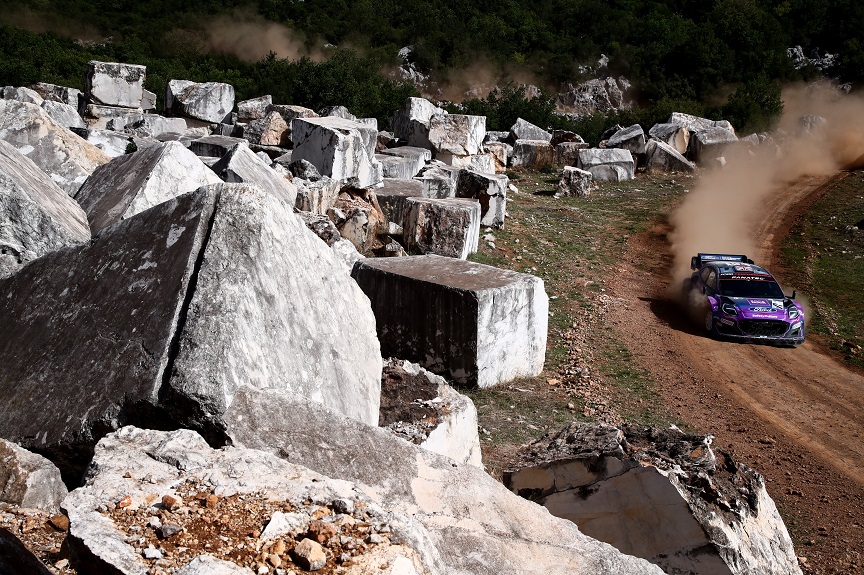 Ράλλυ Ακρόπολις: Ο Σεμπαστιάν Λεμπ πήρε κεφάλι στη γενική κατάταξη στην πρώτη μέρα φουλ δράσης