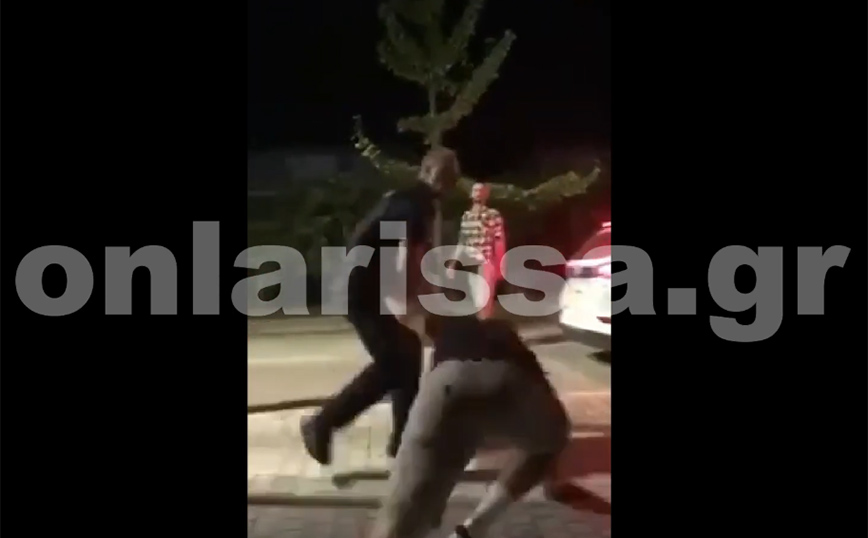 Λάρισα: Βίντεο ντοκουμέντο από άγριο ξυλοδαρμό αστυνομικών &#8211; Τους έριξαν κάτω με κλωτσιές και μπουνιές