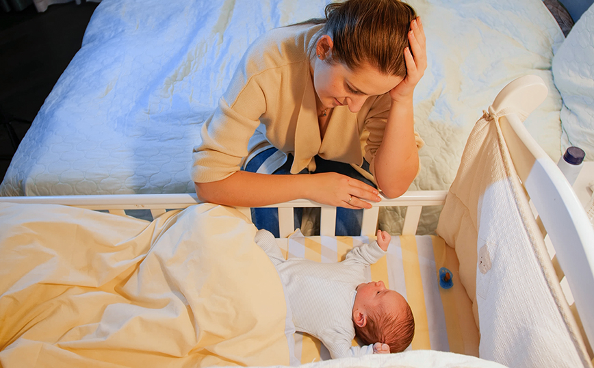Επίδομα μητρότητας: Επεκτείνεται κατά τρεις μήνες στον ιδιωτικό τομέα