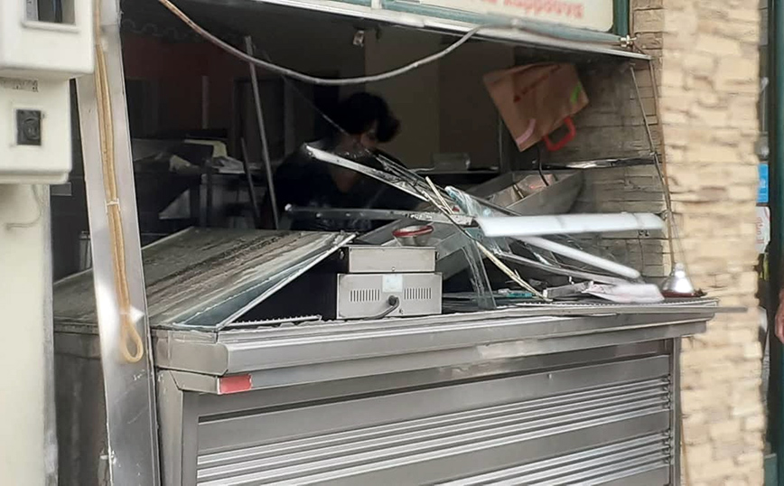 Δύο τραυματίες από έκρηξη σε ψητοπωλείο Δύο τραυματίες από έκρηξη σε ψητοπωλείο