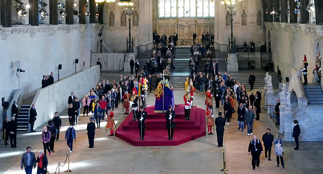 Βασίλισσα Ελισάβετ: Οι θέσεις της βασιλικής οικογένειας στο Αβαείο του Ουέστμινστερ – Πού θα καθίσουν Χάρι και Μέγκαν