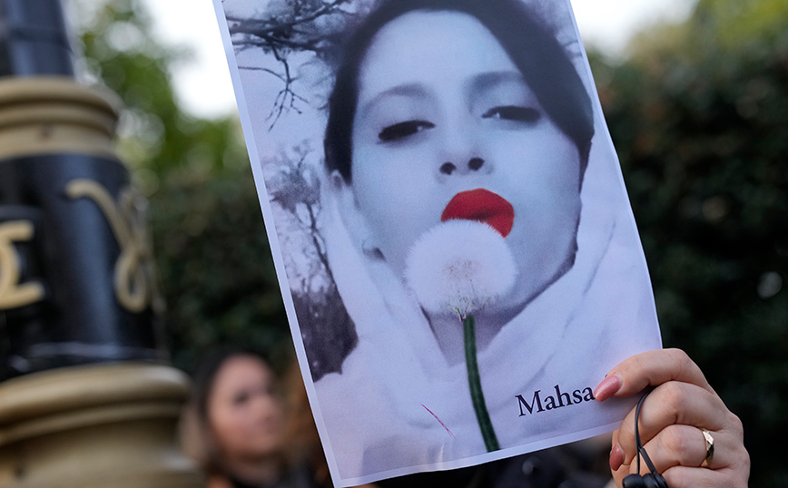Ιράν: Διαδηλωτές συγκεντρώθηκαν στον τάφο της Μαχσά Αμινί 40 ημέρες μετά τον θάνατό της