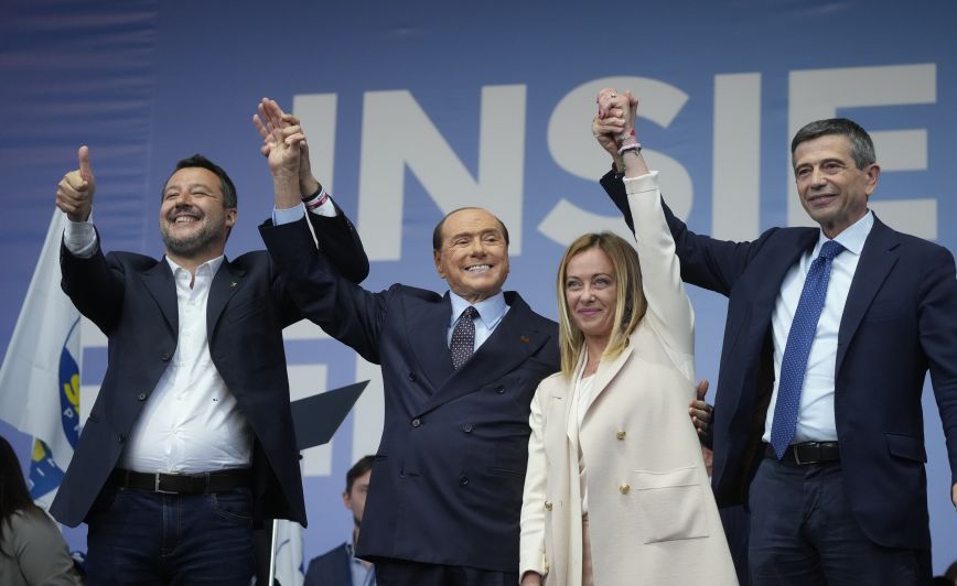 Εκλογές στην Ιταλία: Το πρόγραμμα της συμμαχίας Μελόνι – Σαλβίνι – Μπερλουσκόνι που συγκεντρώνει πάνω από 40%
