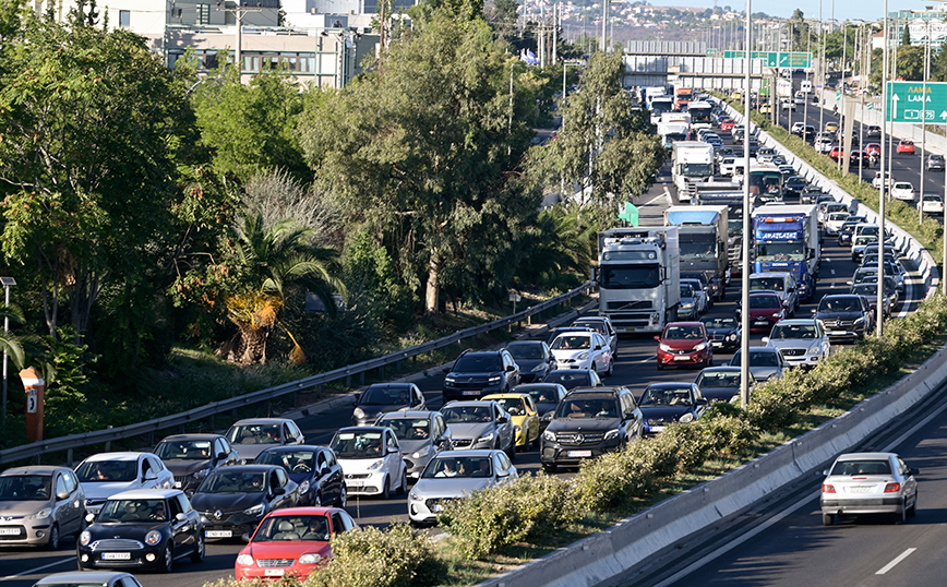 Κίνηση τώρα: Δύσκολη η κατάσταση στους δρόμους &#8211; Απεργία σήμερα και στα μέσα μεταφοράς