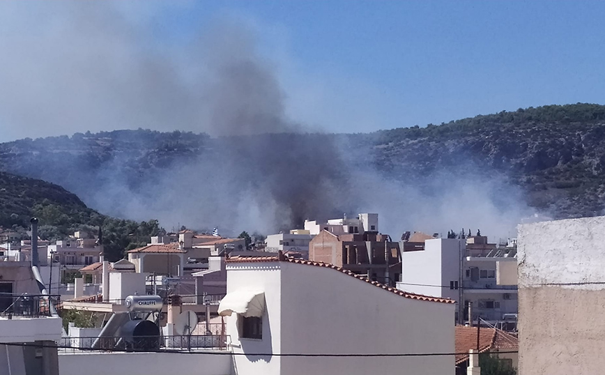 Φωτιά στο Κορωπί Αττικής: Τέθηκε υπό μερικό έλεγχο – Μεγάλη η κινητοποίηση της Πυροσβεστικής