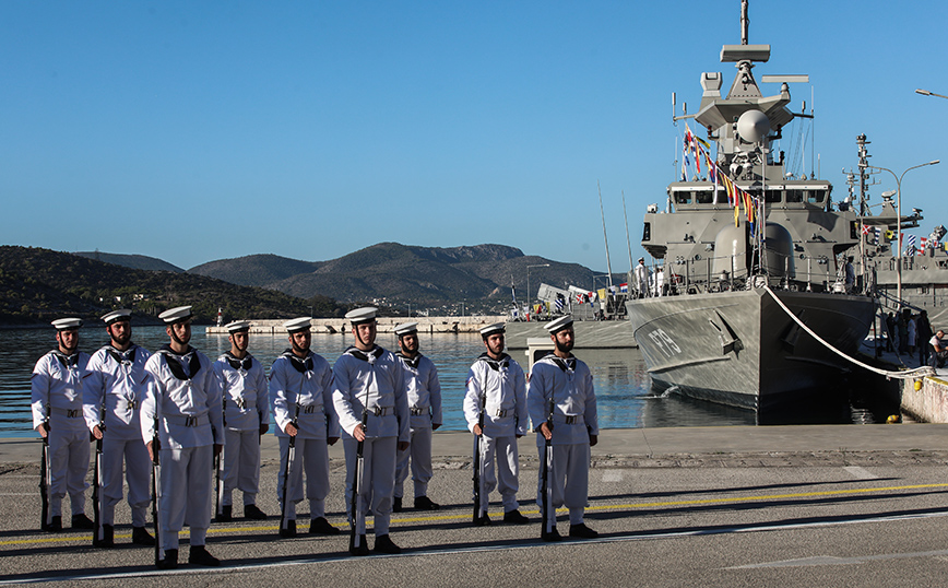 Στην τελετή ονοματοδοσίας της πυραυλάκατου «Υποπλοίαρχος Βλαχάκος» ο Κυριάκος Μητσοτάκης