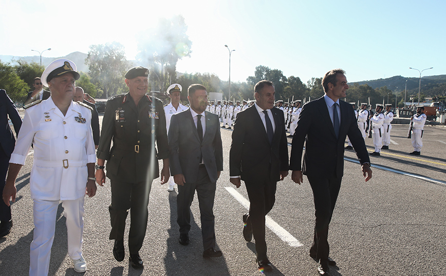 Στην τελετή ονοματοδοσίας της πυραυλάκατου «Υποπλοίαρχος Βλαχάκος» ο Κυριάκος Μητσοτάκης