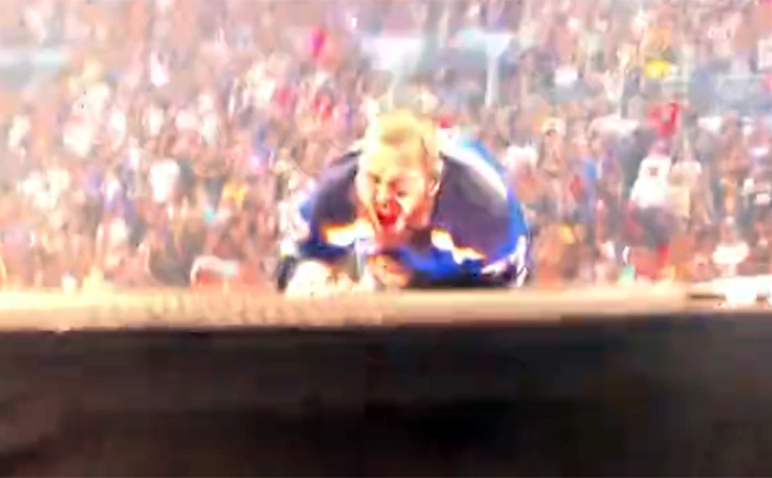 Post Malone: «Γκρεμοτσακίστηκε» στη σκηνή κατά τη διάρκεια συναυλίας – Δείτε βίντεο