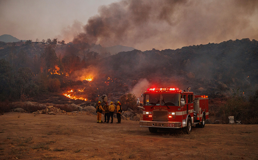 Καλιφόρνια: Δύο νεκροί σε πυρκαγιά, απομακρύνθηκαν κάτοικοι από τα σπίτια τους