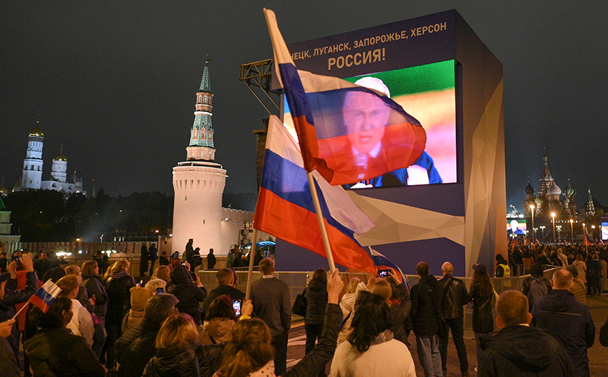 Πούτιν από τη φιέστα στην Κόκκινη Πλατεία: Η νίκη θα είναι δική μας