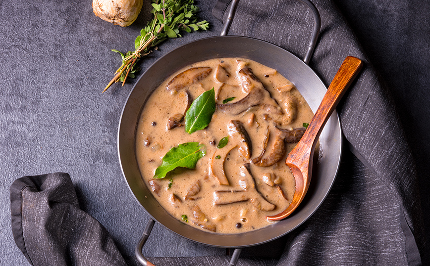 Ψητά μανιτάρια με σάλτσα καφέ Ψητά μανιτάρια με σάλτσα καφέ