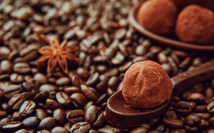 Τρούφες με αμαρέτο και καφέ Τρούφες με αμαρέτο και καφέ