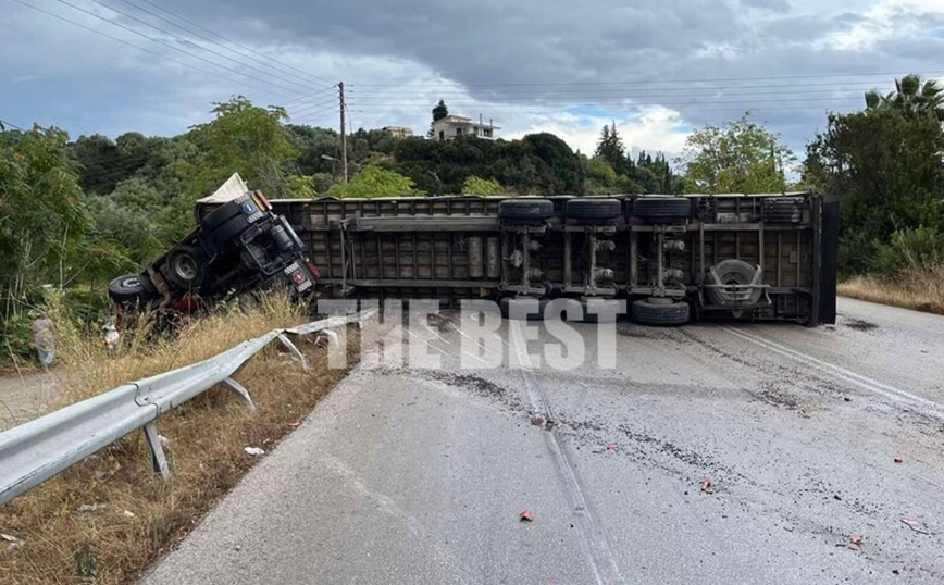 Σύγκρουση φορτηγού με ΙΧ Σύγκρουση φορτηγού με ΙΧ