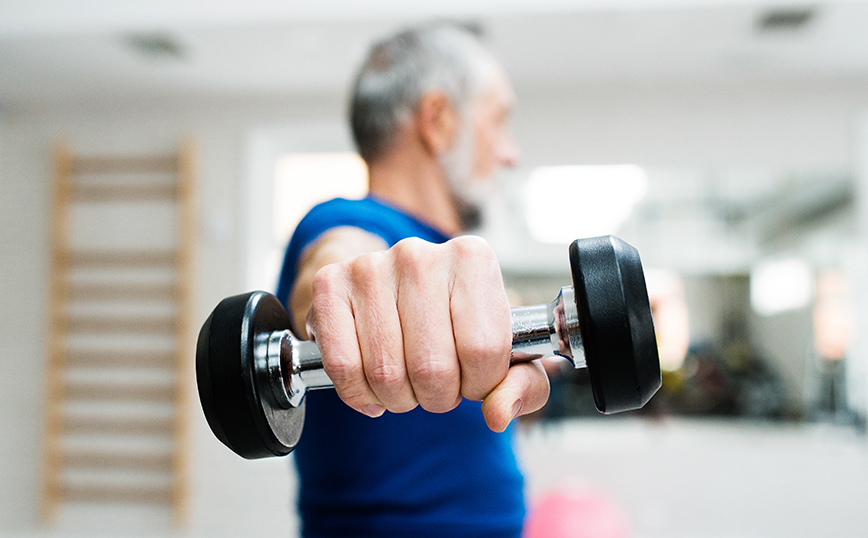 Η άσκηση με βαράκια στους ηλικιωμένους μειώνει τον κίνδυνο θανάτου