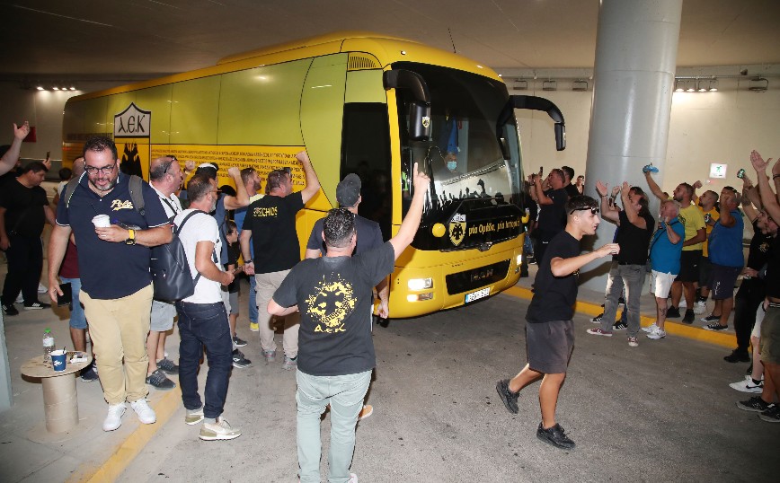 ΑΕΚ: Αποθεωτική υποδοχή στην OPAP Arena και 5.000 οπαδοί στην προπόνηση – Δείτε βίντεο