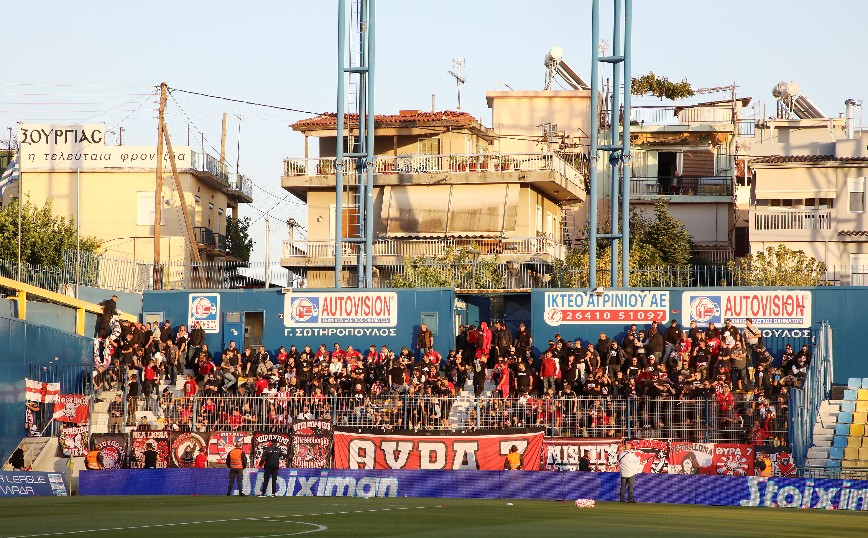 Παναιτωλικός – Ολυμπιακός: Ένταση και δακρυγόνα πριν την έναρξη