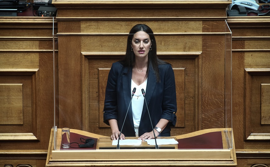 Νόνη Δούνια: Τι λέει για το λιποθυμικό επεισόδιο – «Ίσως υπερέβαλα λίγο των δυνάμεων μου»