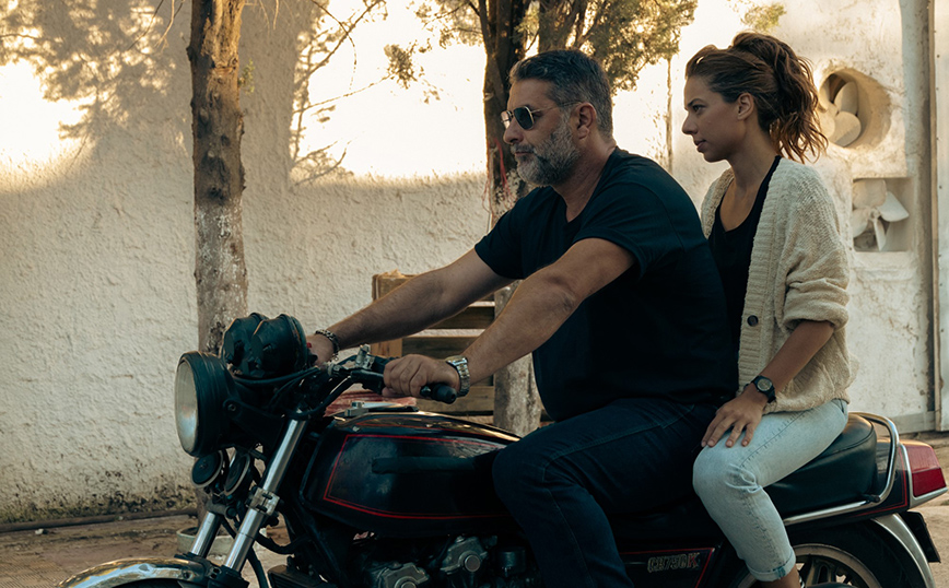 Αυτή η νύχτα μένει