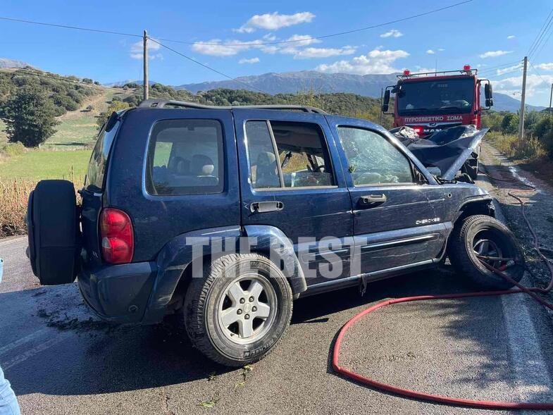 Σοβαρό τροχαίο σε επαρχιακή οδό στην Αχαΐα – Εγκλωβίστηκε ηλικιωμένο ζευγάρι