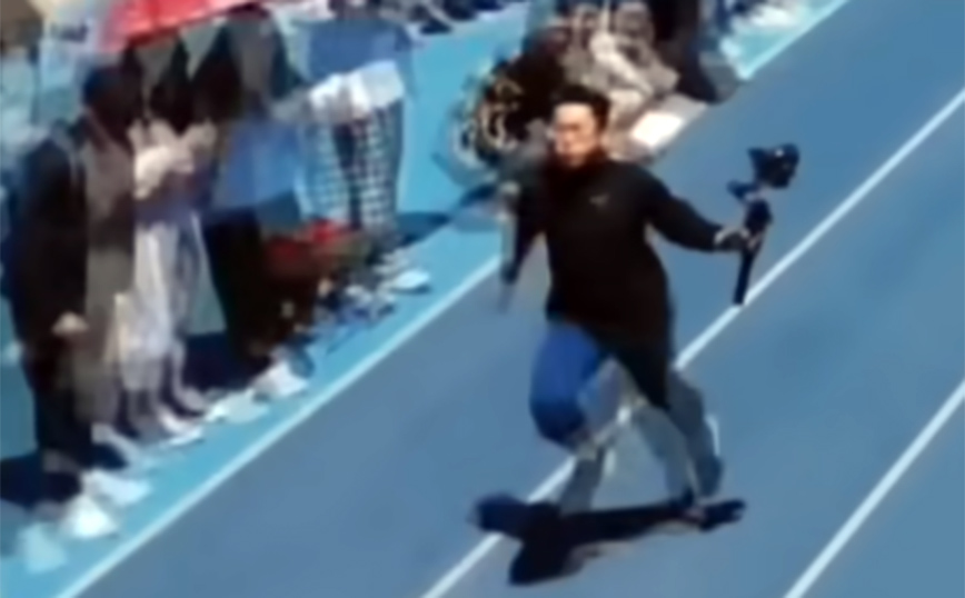 Όταν πρέπει να πάρει μετάλλιο και ο cameraman