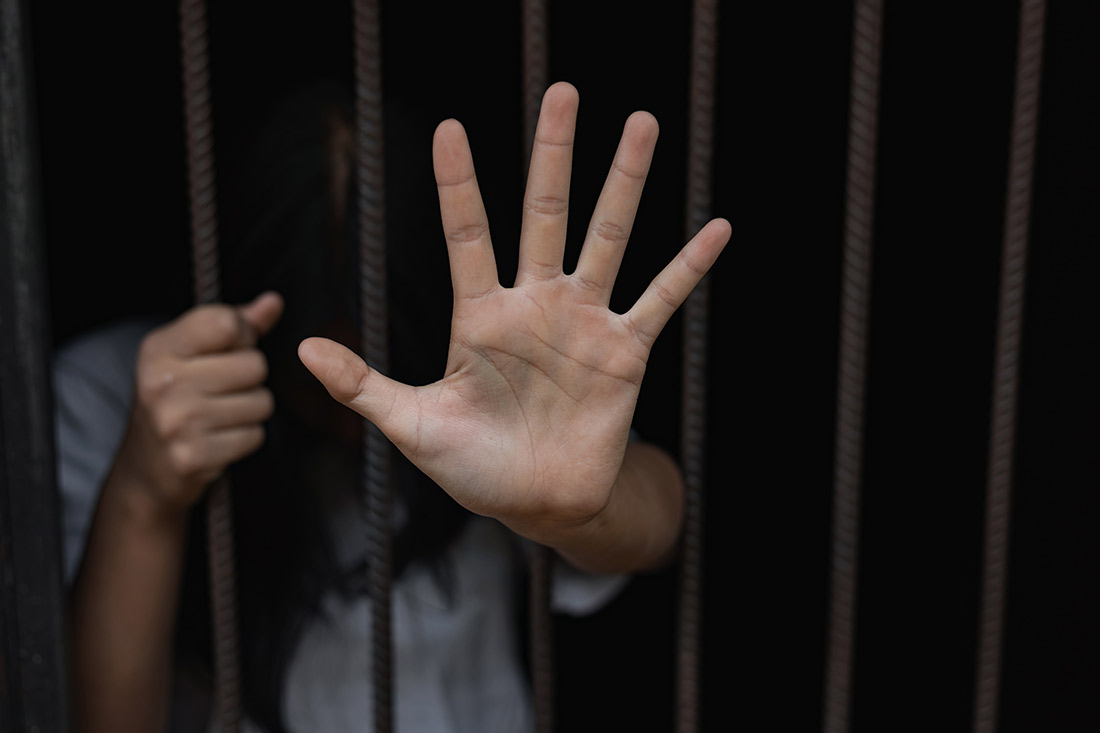 Γυναίκα σε φυλακή Γυναίκα σε φυλακή