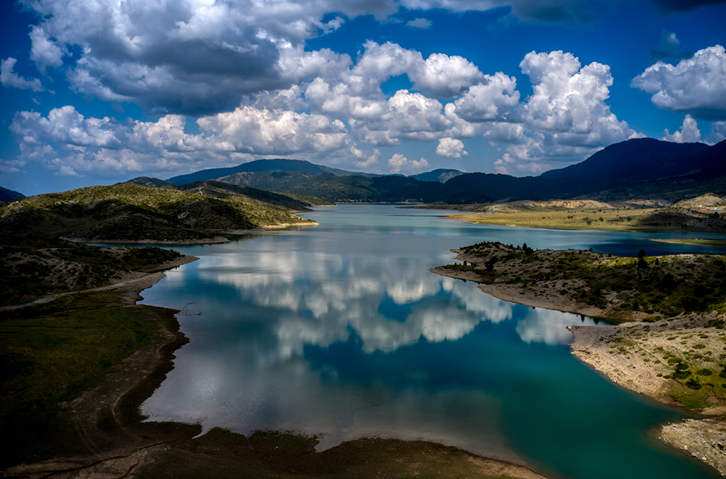 Λίμνη Αώου: Ένα από τα πιο ονειρικά σκηνικά στην Ήπειρο