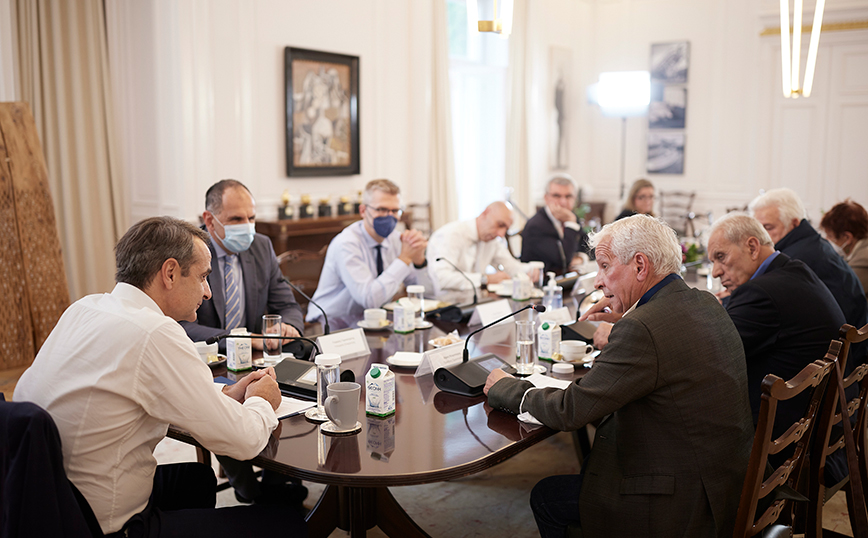 Συνάντηση με εκπροσώπους Ενώσεων Συνταξιούχων Συνάντηση με εκπροσώπους Ενώσεων Συνταξιούχων