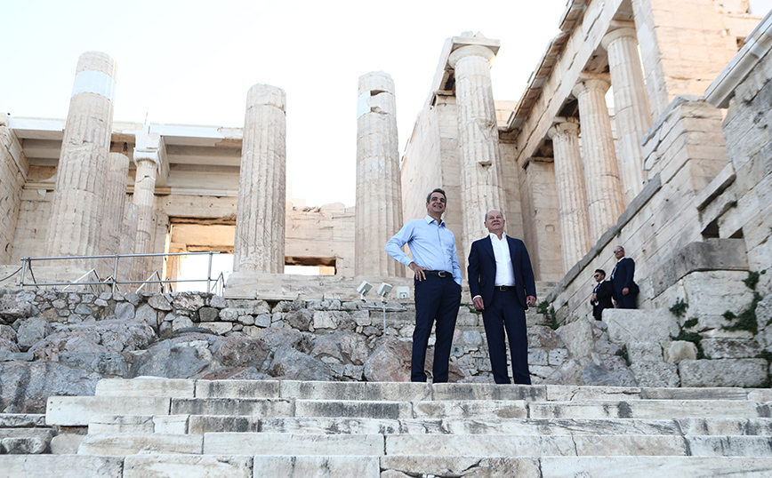 Στην Ακρόπολη Κυριάκος Μητσοτάκης και Όλαφ Σολτς – Δείτε φωτογραφίες και βίντεο
