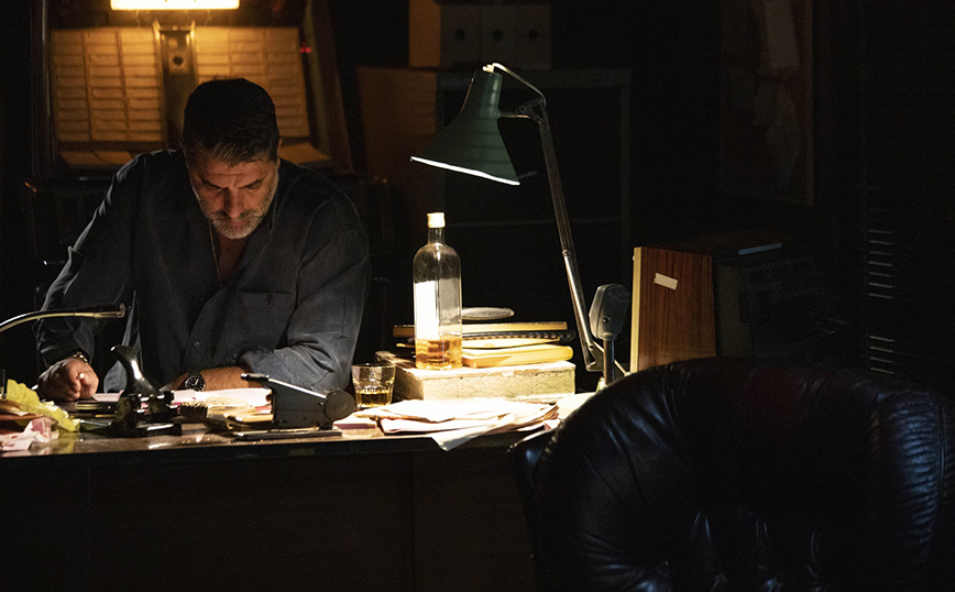 Αυτή η νύχτα μένει