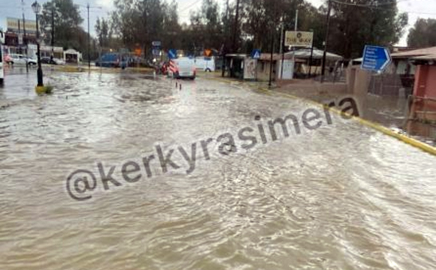 Κέρκυρα: Πλημμύρες και κατολισθήσεις λόγω έντονης βροχόπτωσης