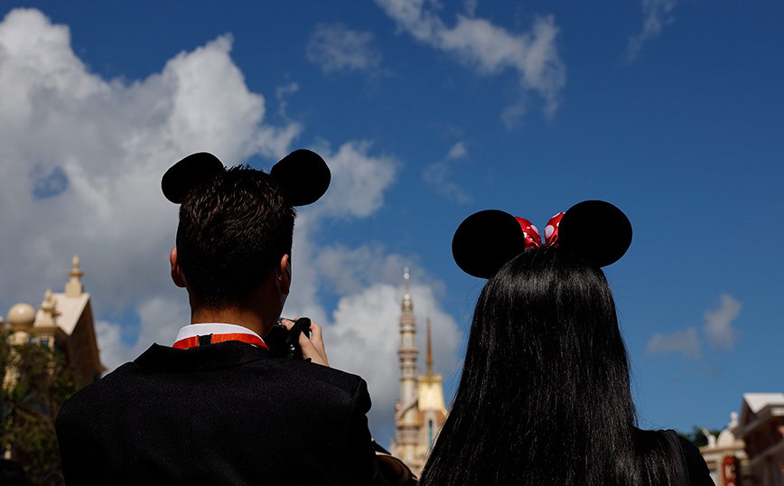 Κίνα: Ανοίγει πάλι η Disneyland στη Σανγκάη, μετά τη χαλάρωση των μέτρων για τον κορονοϊό