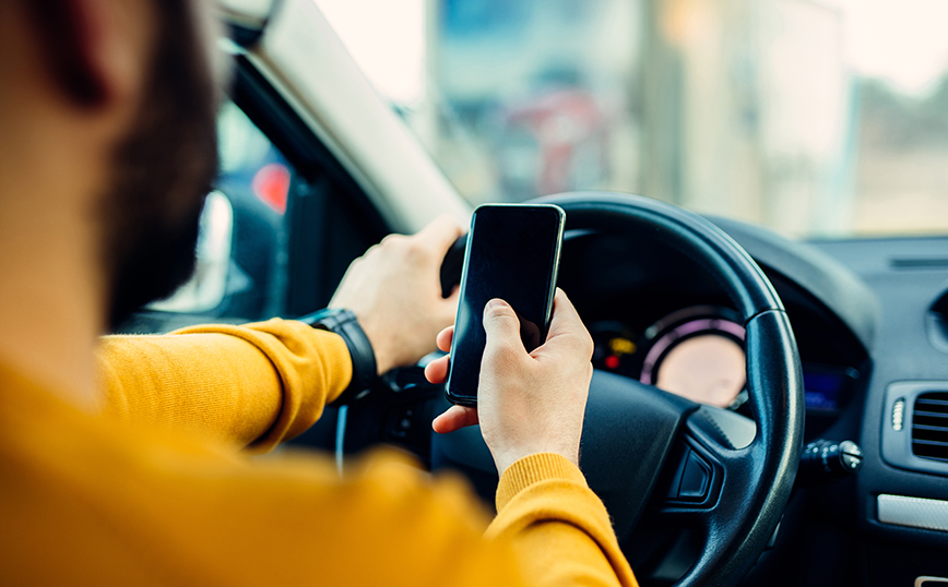 Χρήση κινητού κατά την οδήγηση Χρήση κινητού κατά την οδήγηση