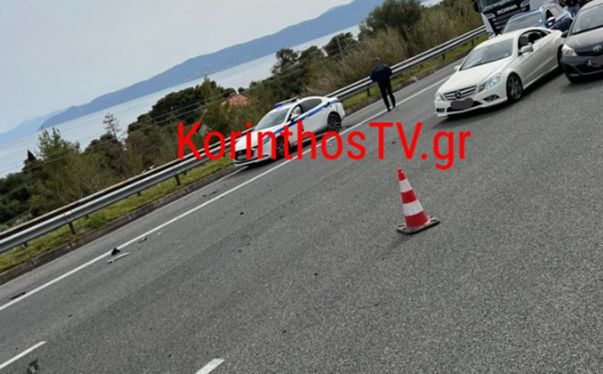 Τροχαίο με δύο νεκρούς στην Αθηνών – Κορίνθου: Μπήκε ανάποδα με το αυτοκίνητο στην Εθνική Οδό και συγκρούστηκε με μηχανή