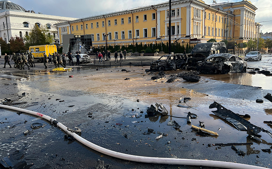 Εκρήξεις ακούστηκαν στο Κίεβο μετά την κήρυξη αντιαεροπορικού συναγερμού σε όλη την Ουκρανία