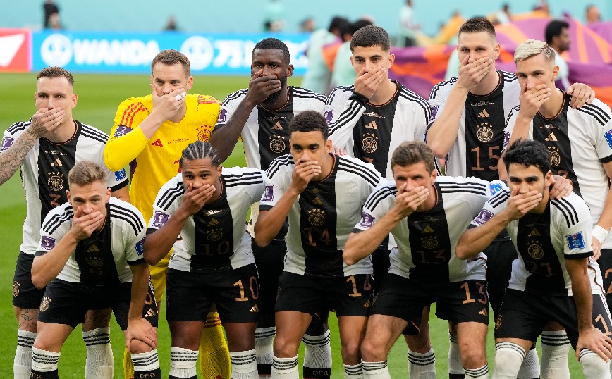 Μουντιάλ 2022: Γιατί οι παίκτες της Γερμανίας κάλυψαν τα στόματά τους στην ομαδική φωτογραφία