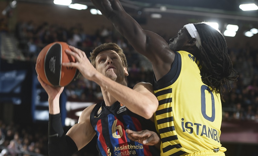 Euroleague: Πρώτη ήττα για τη Φενέρμπαχτσε του Δημήτρη Ιτούδη – 81-80 από την Μπαρτσελόνα