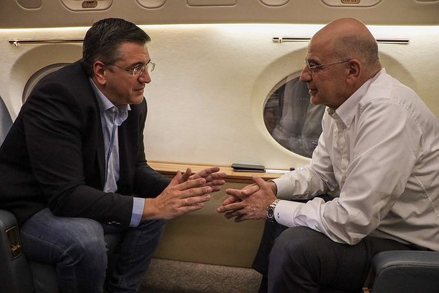 Με το κυβερνητικό αεροσκάφος έφυγε από τη Σμύρνη ο Απόστολος Τζιτζικώστας – Ήταν μαζί με τον Νίκο Δένδια