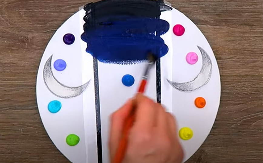 Μοιάζει να μπερδεύει απλώς τα χρώματα αλλά το αποτέλεσμα είναι εντυπωσιακό