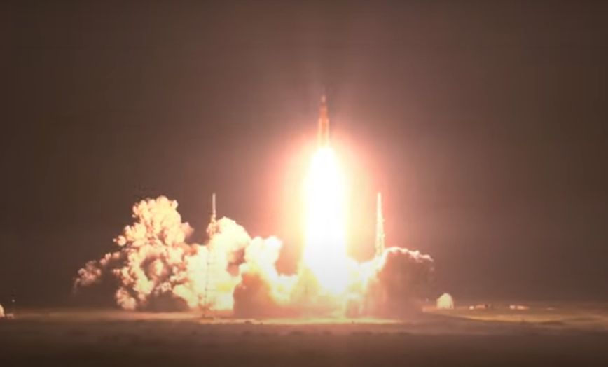 NASA: Εκτοξεύτηκε η αποστολή Artemis 1 για τη Σελήνη
